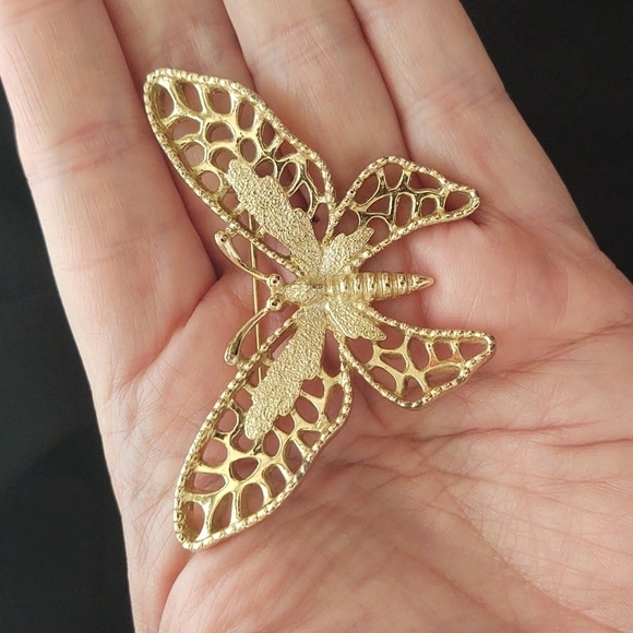 Sarah Coventry Vintage Gold Toned Butterfly Brooch - Picture 3 of 3